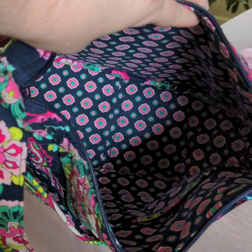 Vera Bradley Crossbody - Picture 7 of 9